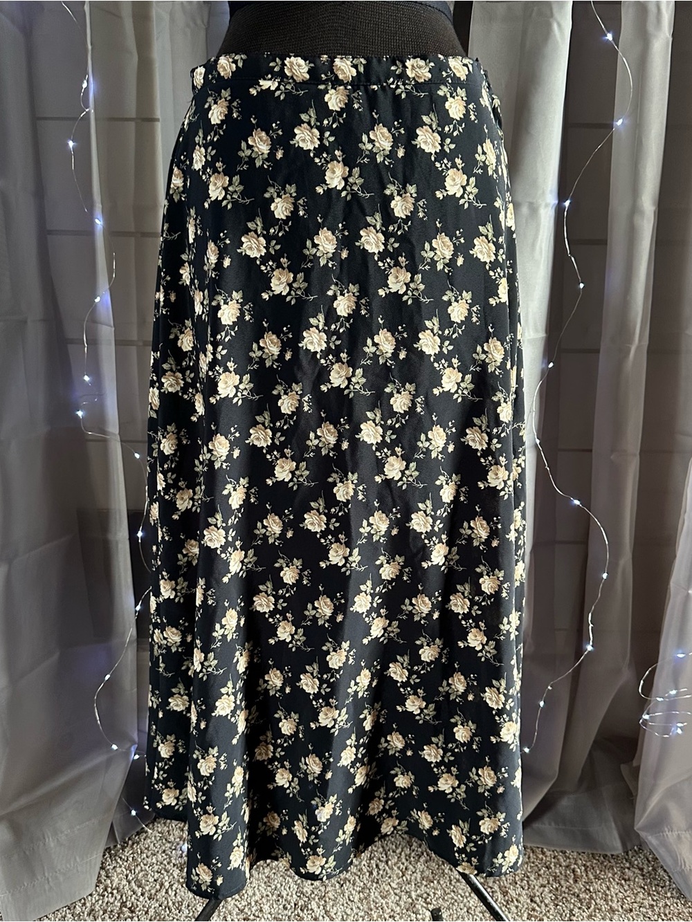 Vintage Petites by inclinations black floral skirt Sz M - Picture 2 of 8